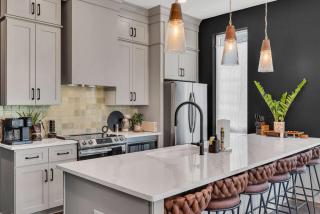 The Bootleg A Stylish Prohibition Inspired Home - 8