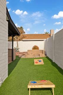 Stylish 4BR Poolside ParadiseOutdoor GamesGrill - Phoenix - 6