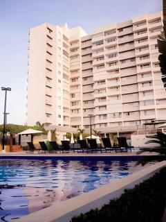 Flat com sacada e linda vista da cidade - 9