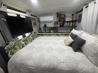Pet Friendly, Modern and Unique Tiny Home! - Clermont - 9