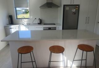 Lorenzen Bay Getaway - Raglan - 8