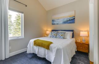 Scenic and Cozy Sweet Northern Comfort in Homer! - Homer - 2