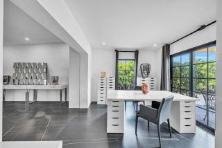 Family Vacation Home - 6