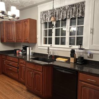 Secluded Historic Tudor with Fun Game Room Near Downtown - Davenport - 3