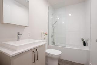 Stylish 1BDR Apartment in the Heart of DT MTL - Montreal - 5