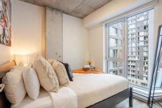 Stylish 1BDR Apartment in the Heart of DT MTL - Montreal - 6