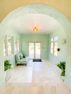 Golden Palms House - 4