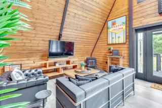 Hot Tub and Fire Pits Albrightsville A-Frame Cabin - Albrightsville - 4