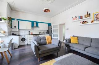 The Den - Croydon - 9