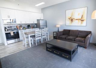 Just Remodeled Ocean View Waikiki Banyan Penthouse! Free Parking! (13710) - Honolulu - 9