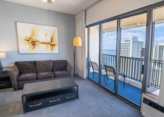 Just Remodeled Ocean View Waikiki Banyan Penthouse! Free Parking! (13710) - 0