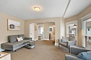 The Flats of Lake Geneva- Suites 1 and 2 - Lake Geneva - 4