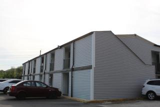 Riviera Motor Inn - - 5