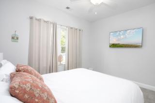 Mins To Beach & Golf Courses Ping Pong, King Bed - Pawleys Island - 4