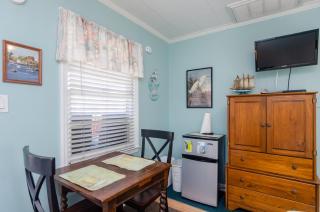The Egret Hidden Treasure Inn Room 3 by Bryant Real Estate - Kure Beach - 5