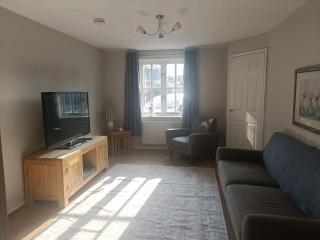 Family home on quiet cul-de-sac - - 4