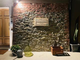 Cascina Piandamiane, soggiorno sostenibile e charme d'epoca nella natura delle Langhe - 1