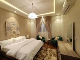 LP97 Elegant 3BR Apartment in Al Narjis - Riad - 0