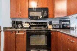 The Beach House Pool Access 5 Min Walk to Lake Sleeps 8 - Invermere - 4