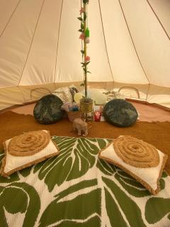 Country Bumpkins Luxury Glamping - Wellingore - 9