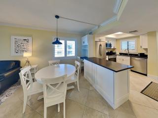 Seaside 210 - Fort Myers Beach - 4