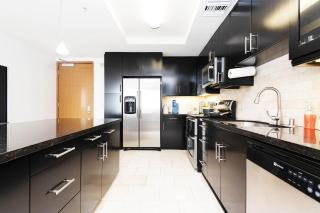 Sky-Rise Apartments - Los Angeles - 3