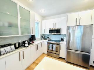 Tropical Paradise 3BR Oasis with Heated Pool and Summer Kitchen - Miami - 4