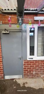 Room 1 in south Yorkshire - 2