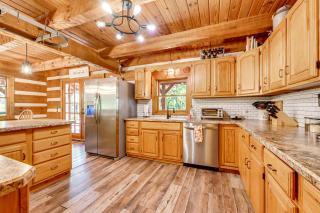 11 Mi to Sebring Raceway! Family Haven w/ Fun Barn - 3