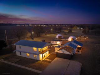 The Connect Resort 2 to Min WinStar 22 min to Lake Murray - 3