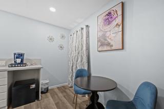 Chic Bohemian Loft Close to Montrose Downtown and Med Center - Houston - 4
