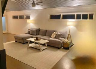Pool House 2BR 2BA with bbq events and pets allowed - Phoenix - 6