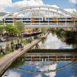 1BR Loft Apartment - LIVERPOOL STREET Sleeps 6 - The Simpsons Themed - Londres - 6