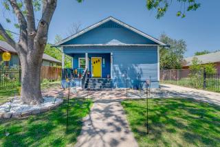 Groovy Gated Home in the Heart of SA - 0