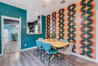 Groovy Gated Home in the Heart of SA - 7