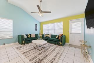 Home Away from Home - Sugar Land - 9