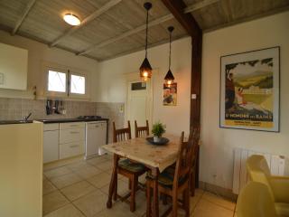 Holiday home with terrace - Saint-Honoré-les-Bains - 9