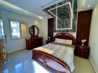 Luxurious Downtown Apartment - 6