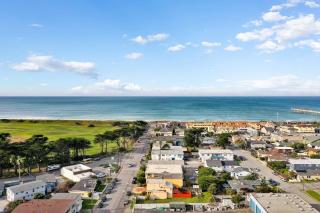 Spacious 5BR Coastal Retreat - 8 Beds Beach & Golf - Pacifica - 0