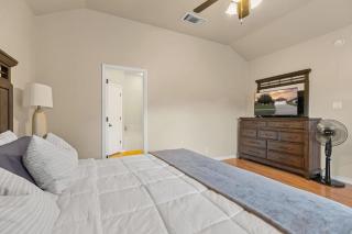 Relaxing 3 BD home away from home Great for PCS TDY TCS and contractors Professionally Managed By Stay Albatross - Killeen - 5
