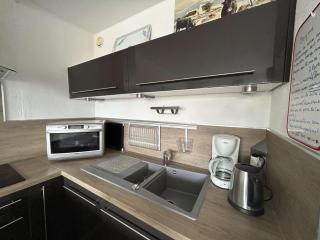 Studio climatisé avec terrasse, 4 couchages, proche plage et commerces - FR-1-250-307 - Le Grau-du-Roi - 2