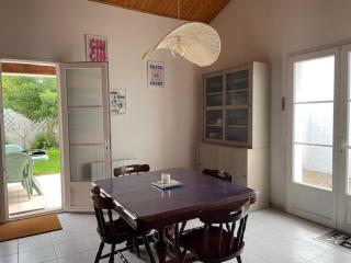 Maison mitoyenne à Barbâtre près de la plage - 4 personnes - FR-1-823-149 - 2