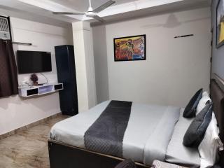 CR Residency - Near Us Embassy Chanakyapuri - New Delhi - 5