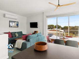3BR Retro Charm Beach House Getaway - Aldinga Beach - 8