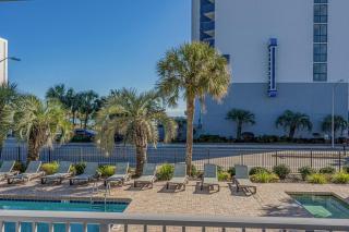 2000 - Beautiful, Steps to the beach 480sf - Myrtle Beach - 4