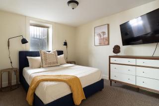 Stay Portland Collection - Joshua Tree Vibes in SE PDX - Local Bars & Food - Portland - 8