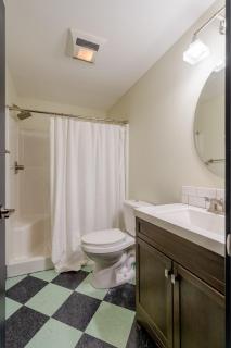 Stay Portland Collection - The Little Tower - Local Vintage Shops & Eateries - Portland - 6