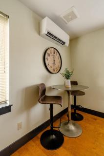 Stay Portland Collection - The Little Tower - Local Vintage Shops & Eateries - Portland - 4