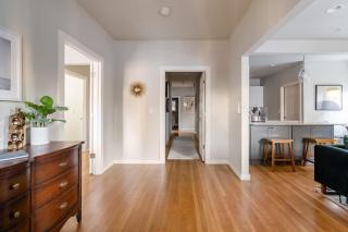 Stay Portland Collection - Well-Preserved Quintessential 1922 Craftsman - Portland - 3