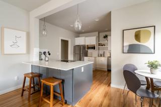 Stay Portland - Well-Preserved Quintessential 1922 Craftsman - 2
